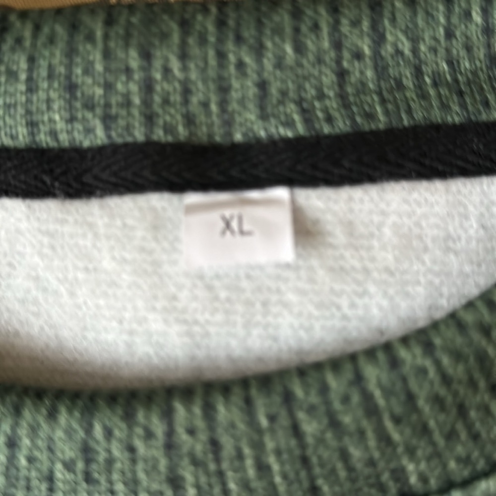 Faiirile green sweatshirt - Picture 2 of 2